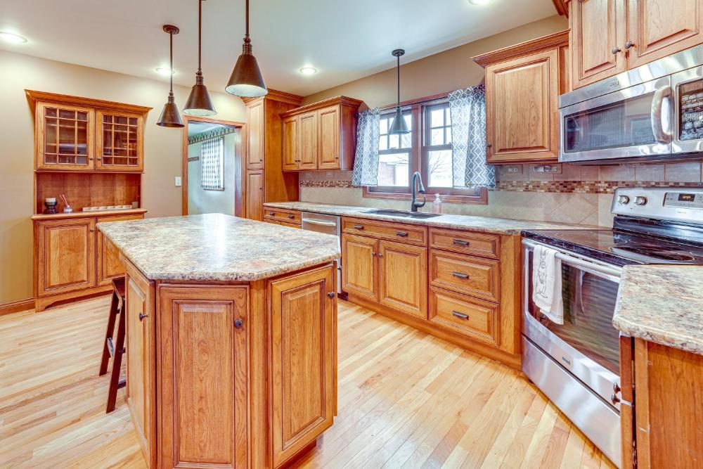 Charming Tonica Farmhouse with Private Yard!